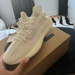 Yezzy 350 V2 Bone